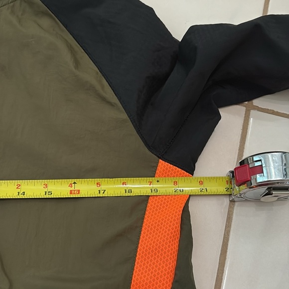 Russell Athletic Green and Black Windbreaker with Hood. Small - Picture 9 of 12